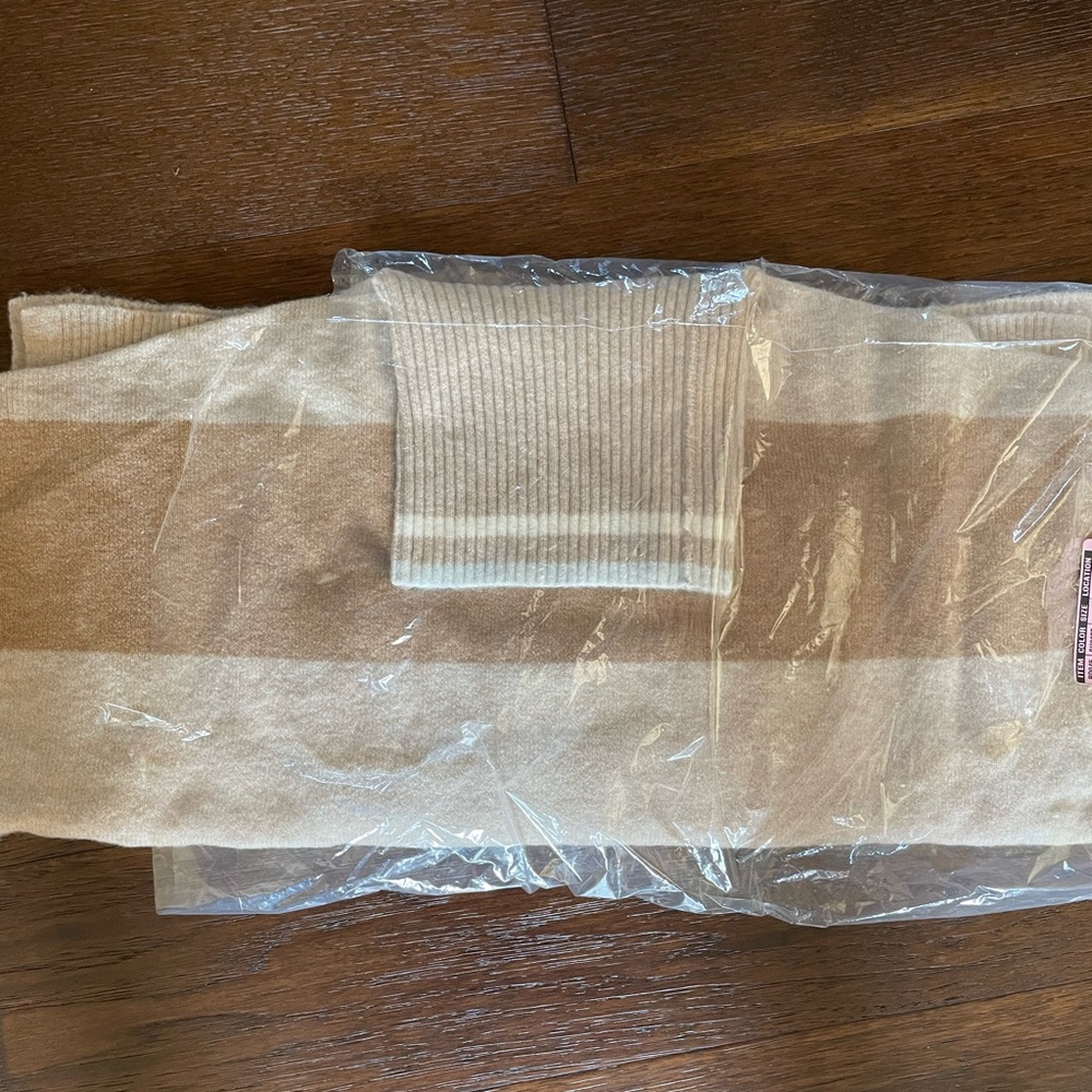 J crew Striped turtleneck sweater in Supersoft yarn BD045 Heather Linen camel - Picture 5 of 6
